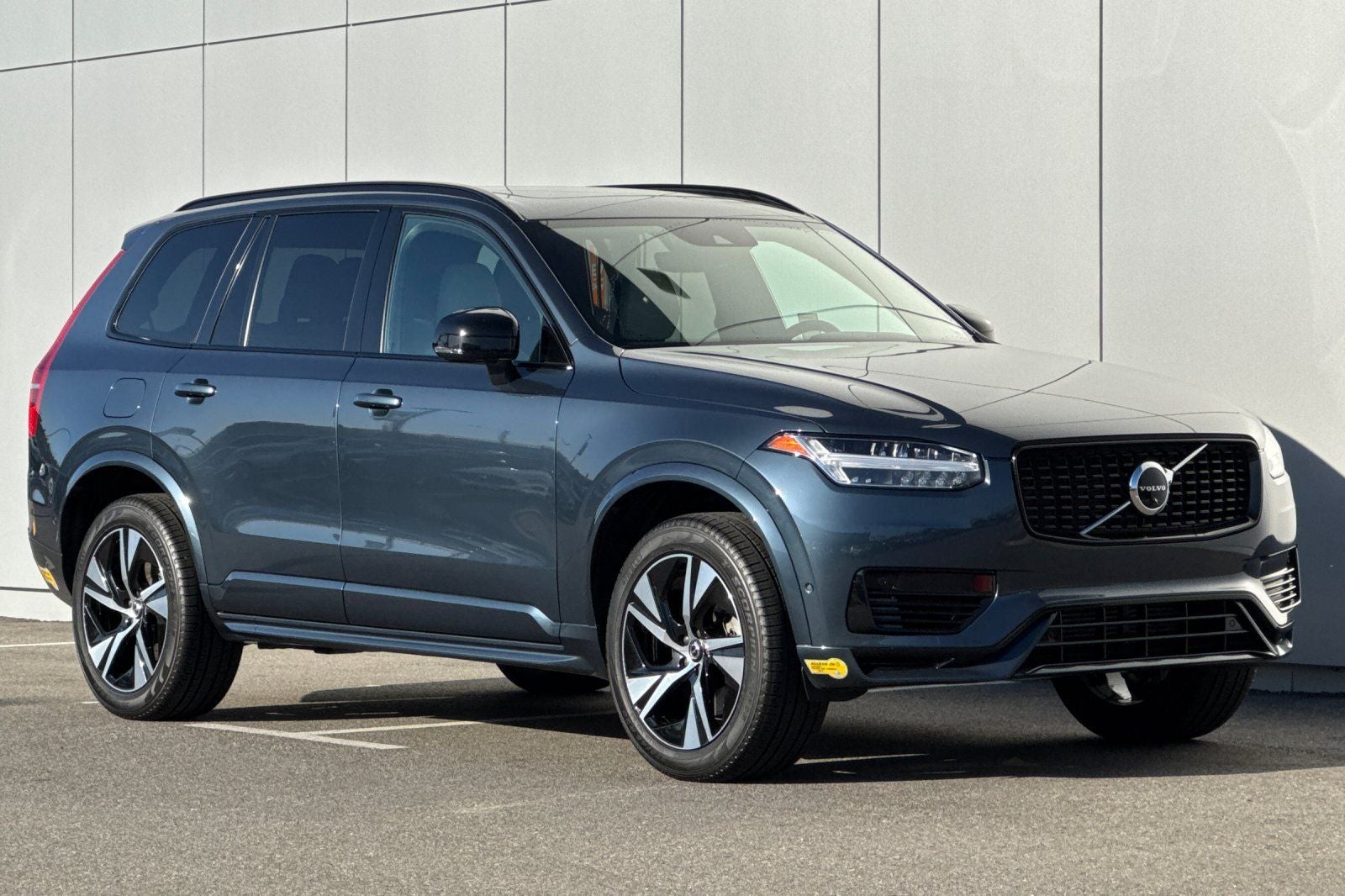 2022 Volvo XC90 Recharge Plug-In Hybrid T8 R-Design Extended Range 7P