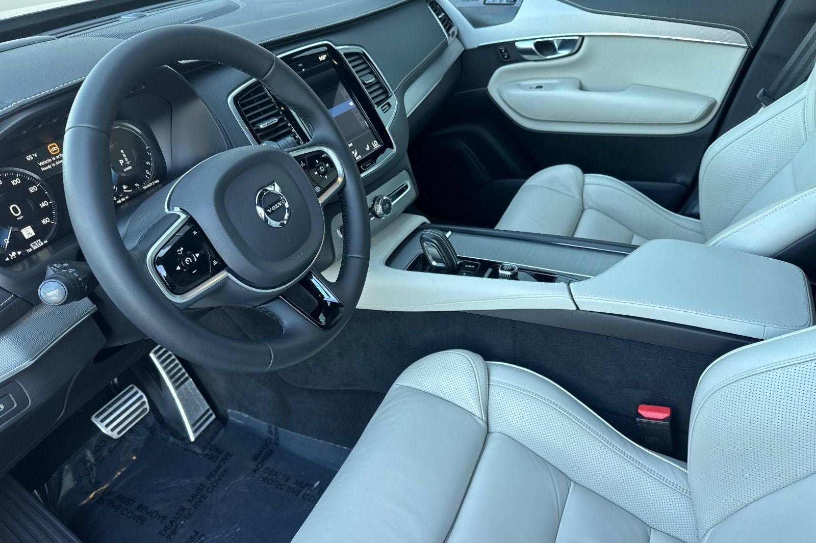 2022 Volvo XC90 Recharge Plug-In Hybrid T8 R-Design Extended Range 7P