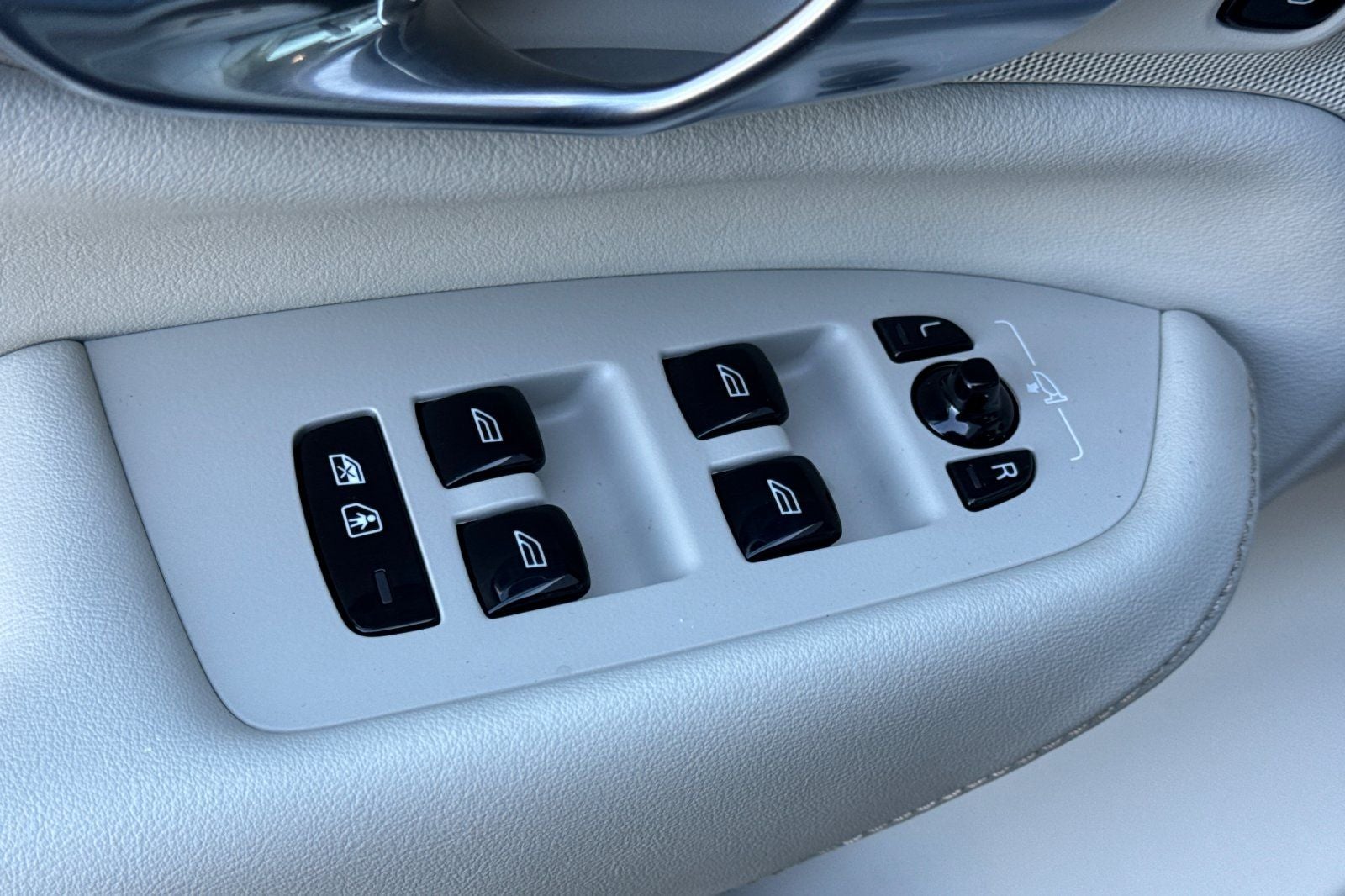 2023 Volvo XC90 Recharge Plug-In Hybrid T8 Plus Bright Theme 7 Passenger