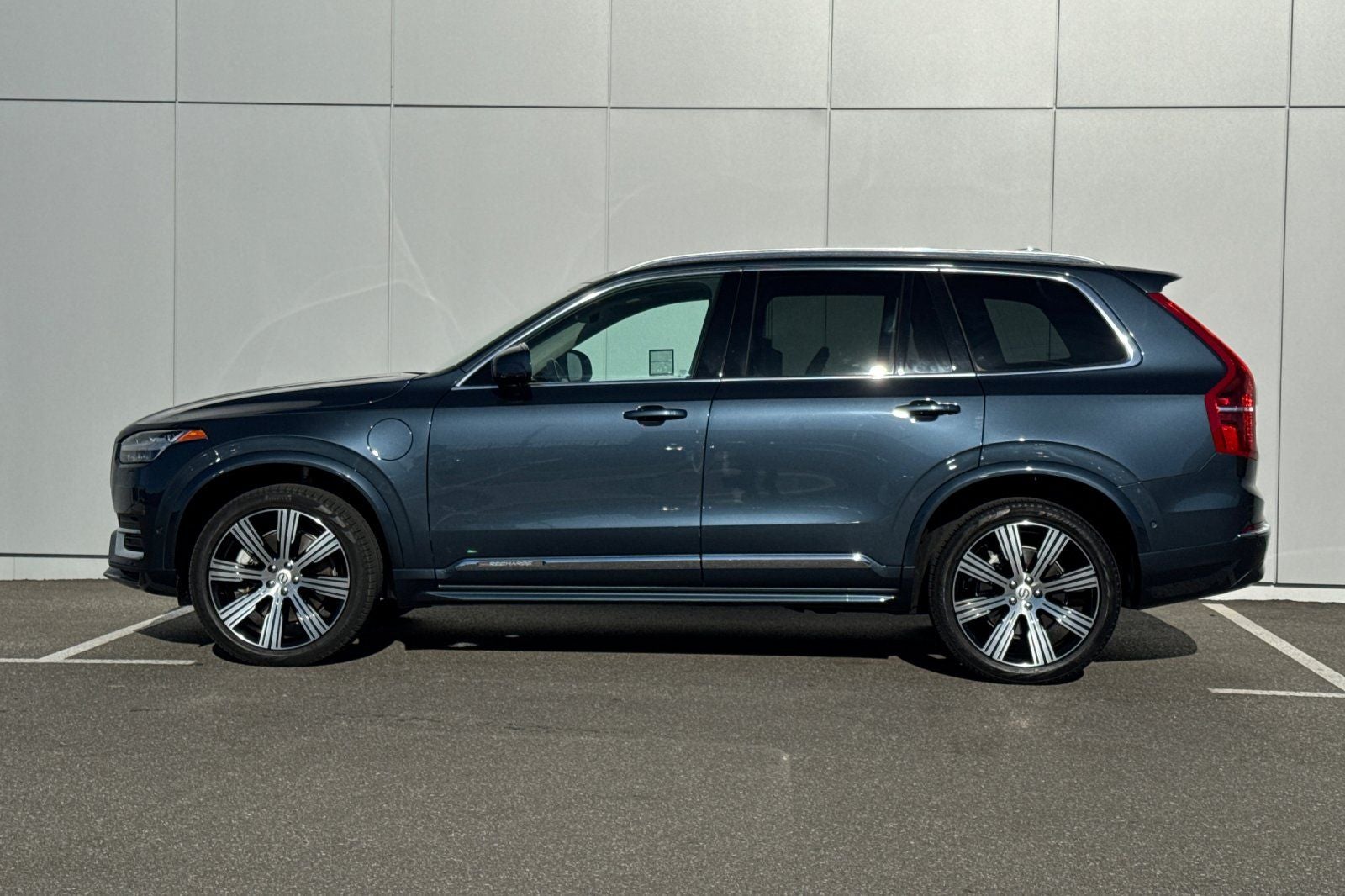 2023 Volvo XC90 Recharge Plug-In Hybrid T8 Plus Bright Theme 7 Passenger