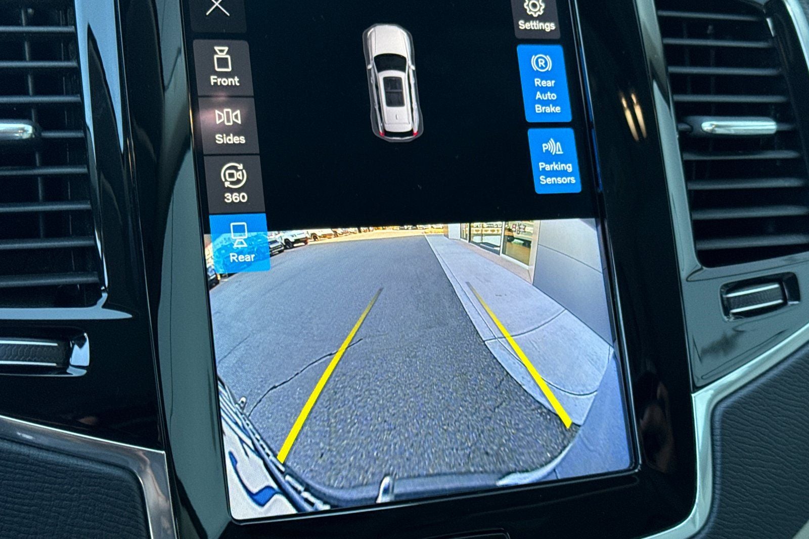 2023 Volvo XC90 Recharge Plug-In Hybrid T8 Plus Bright Theme 7 Passenger