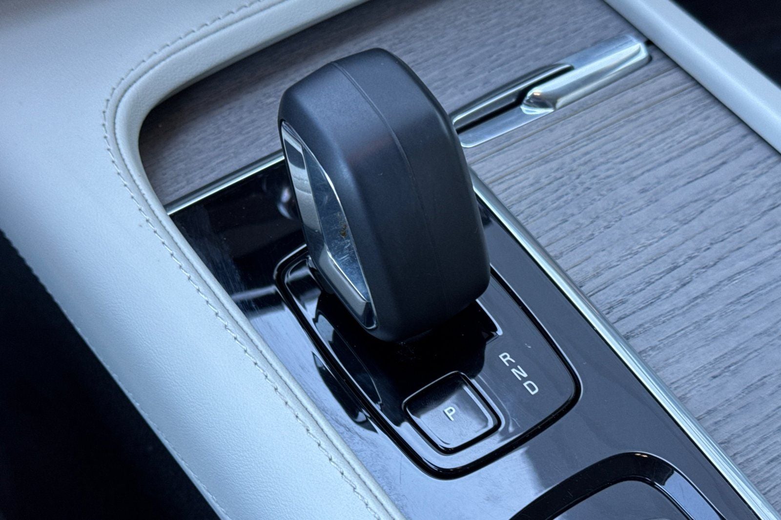 2023 Volvo XC90 Recharge Plug-In Hybrid T8 Plus Bright Theme 7 Passenger