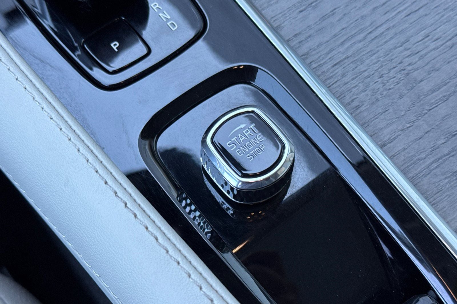2023 Volvo XC90 Recharge Plug-In Hybrid T8 Plus Bright Theme 7 Passenger