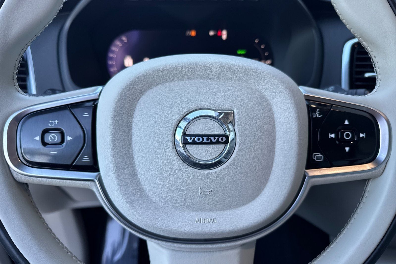2023 Volvo XC90 Recharge Plug-In Hybrid T8 Plus Bright Theme 7 Passenger