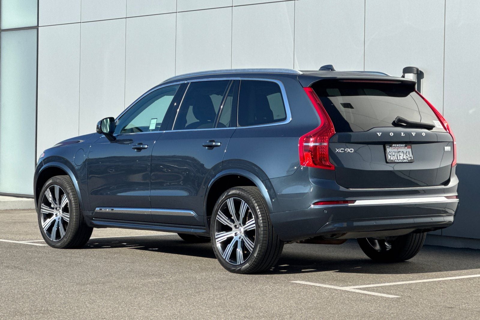 2023 Volvo XC90 Recharge Plug-In Hybrid T8 Plus Bright Theme 7 Passenger