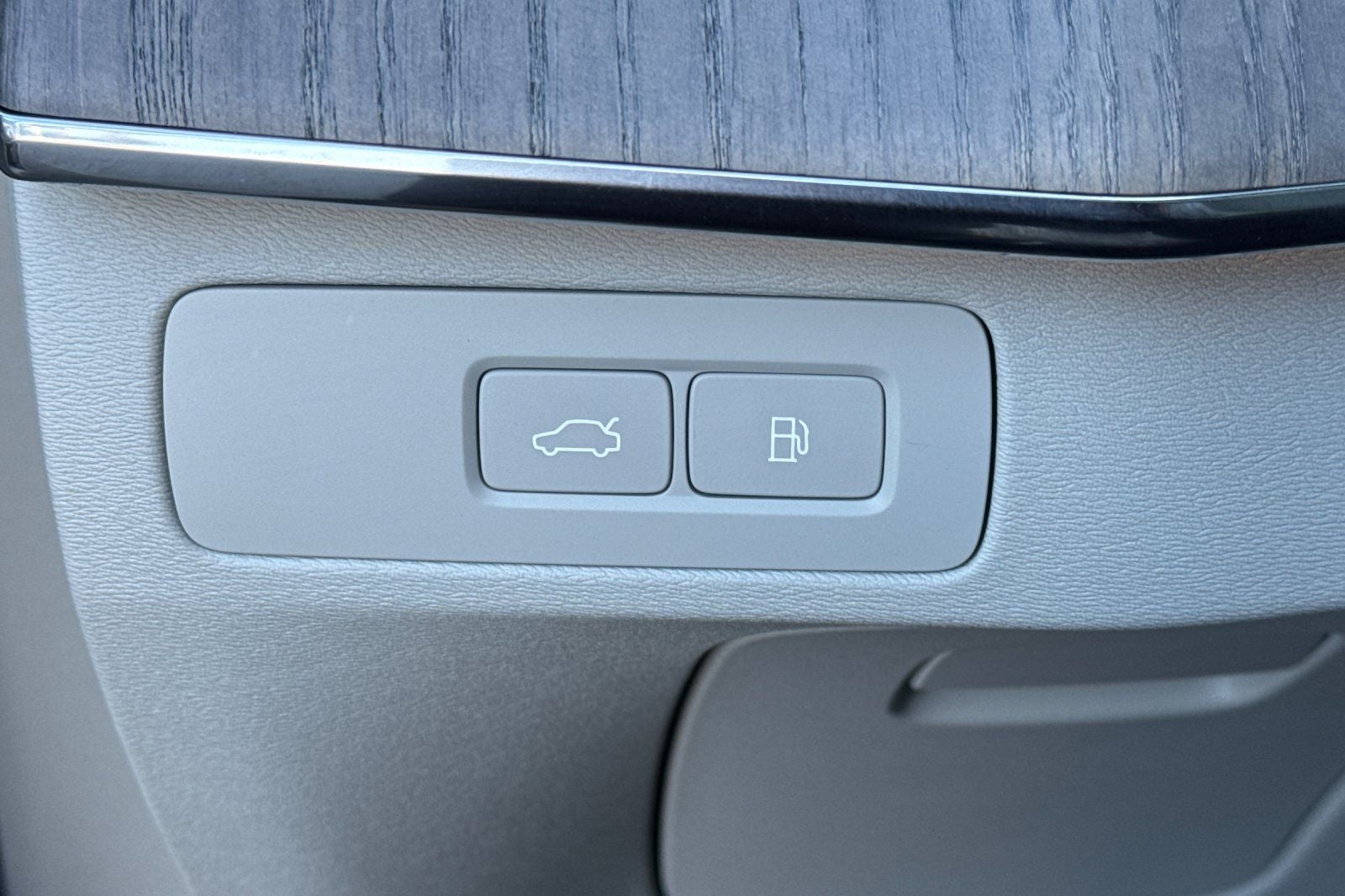 2023 Volvo XC90 Recharge Plug-In Hybrid T8 Plus Bright Theme 7 Passenger