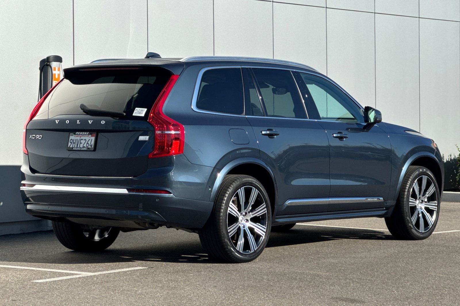 2023 Volvo XC90 Recharge Plug-In Hybrid T8 Plus Bright Theme 7 Passenger