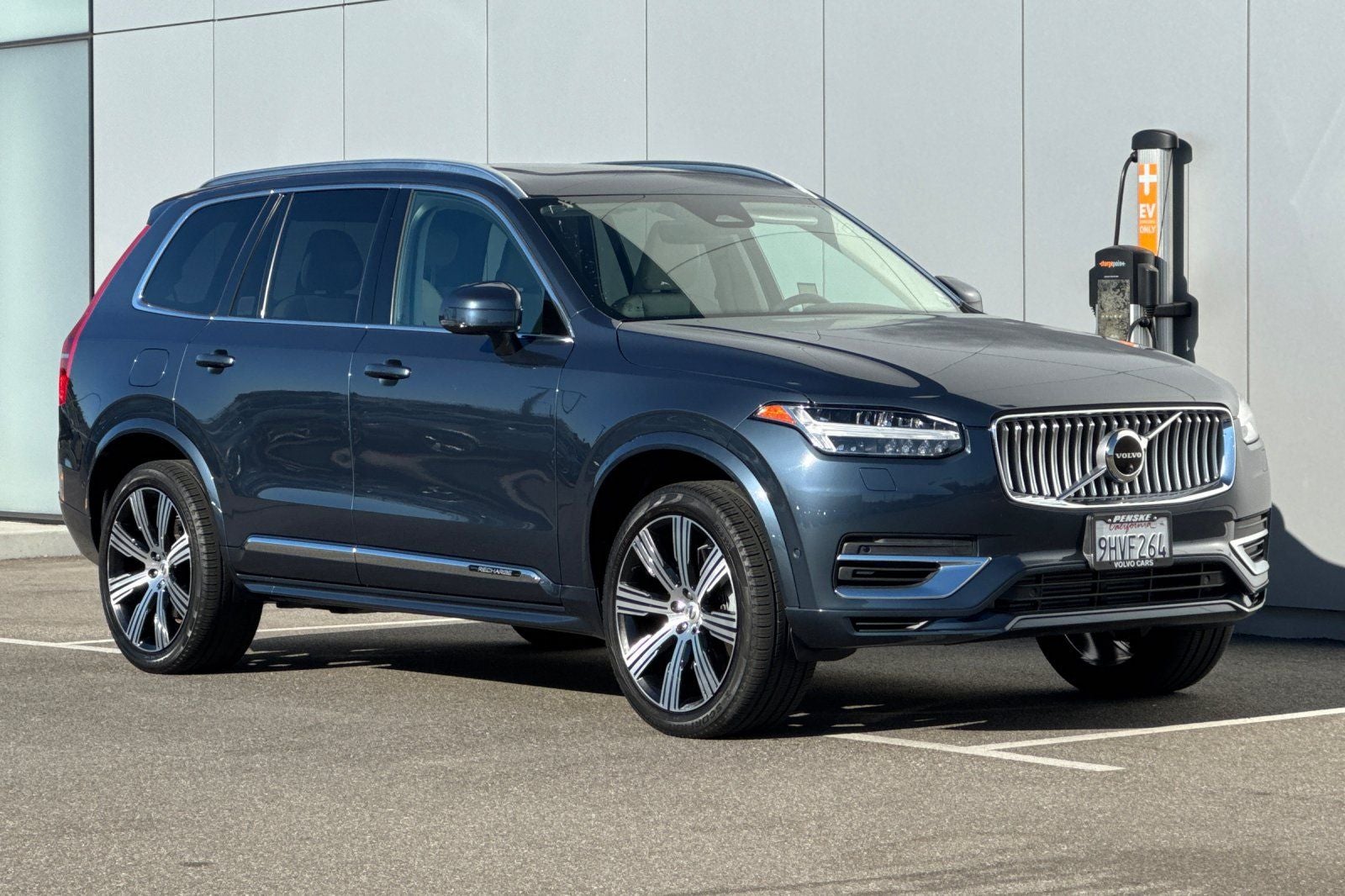 2023 Volvo XC90 Recharge Plug-In Hybrid T8 Plus Bright Theme 7 Passenger