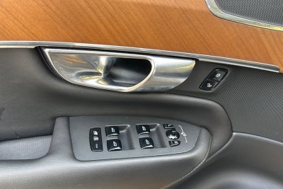 2023 Volvo XC90 Recharge Plug-In Hybrid T8 Plus Dark Theme 7 Passenger