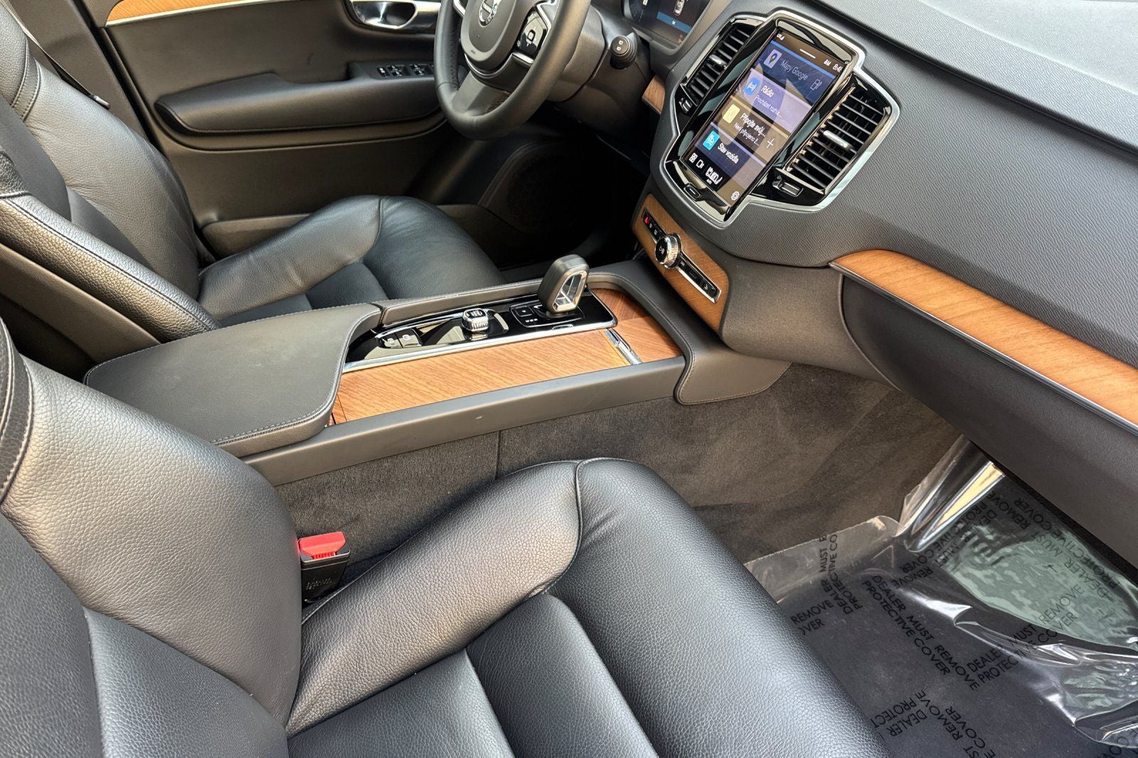 2023 Volvo XC90 Recharge Plug-In Hybrid T8 Plus Dark Theme 7 Passenger