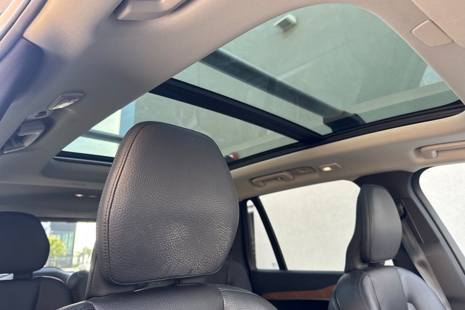 2023 Volvo XC90 Recharge Plug-In Hybrid T8 Plus Dark Theme 7 Passenger