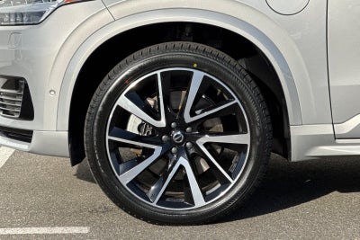 2023 Volvo XC90 Recharge Plug-In Hybrid T8 Plus Dark Theme 7 Passenger