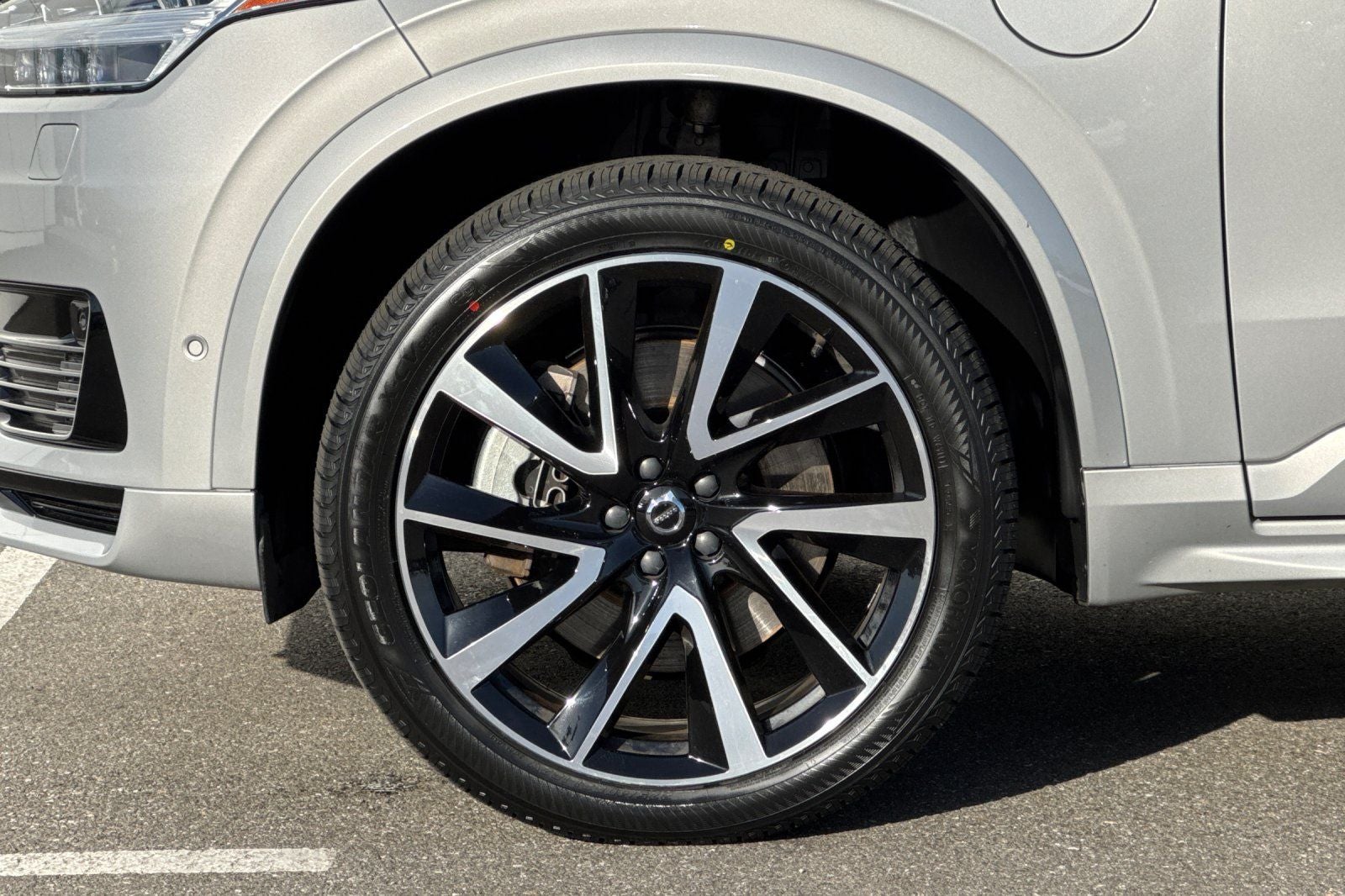 2023 Volvo XC90 Recharge Plug-In Hybrid T8 Plus Dark Theme 7 Passenger