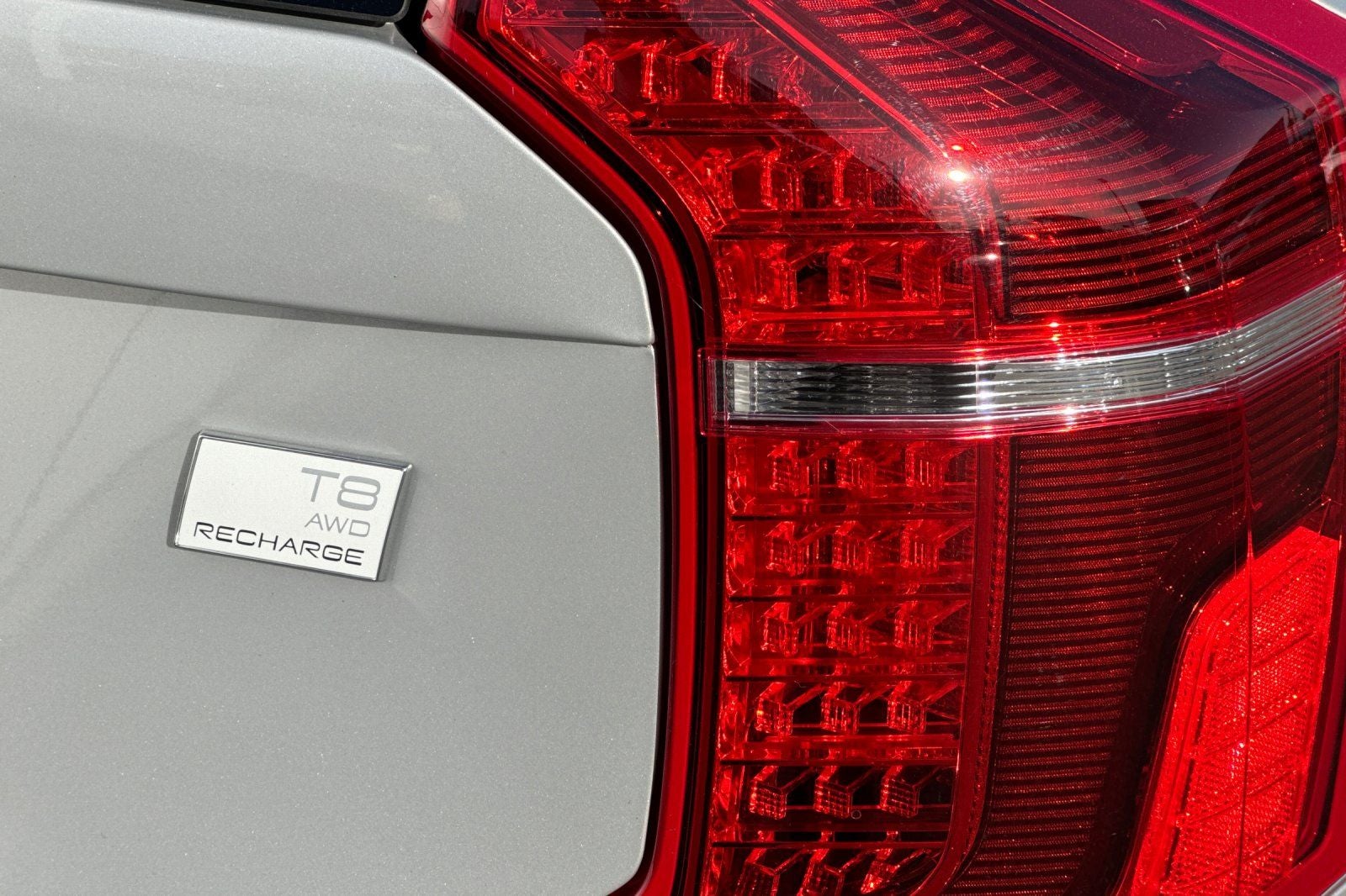 2023 Volvo XC90 Recharge Plug-In Hybrid T8 Plus Dark Theme 7 Passenger