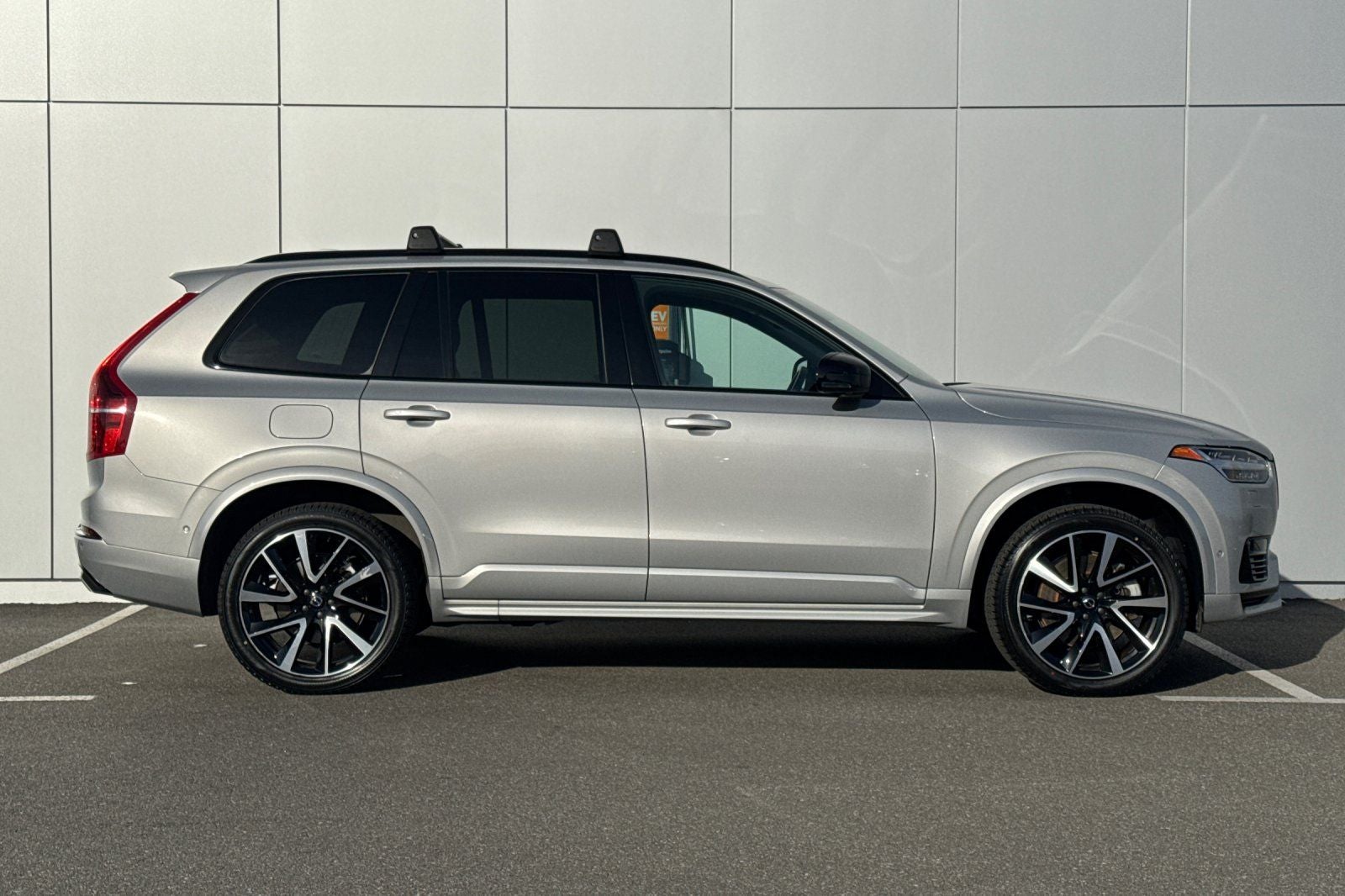 2023 Volvo XC90 Recharge Plug-In Hybrid T8 Plus Dark Theme 7 Passenger