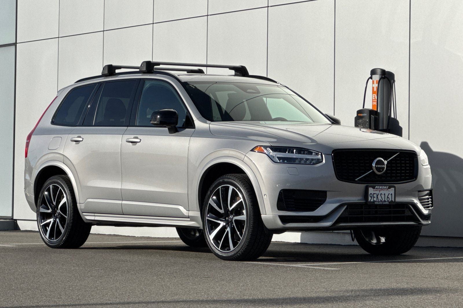 2023 Volvo XC90 Recharge Plug-In Hybrid T8 Plus Dark Theme 7 Passenger