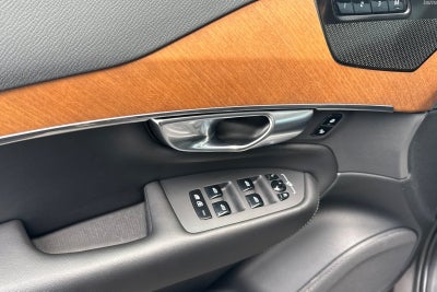 2023 Volvo XC90 Recharge Plug-In Hybrid T8 Plus Dark Theme 7 Passenger