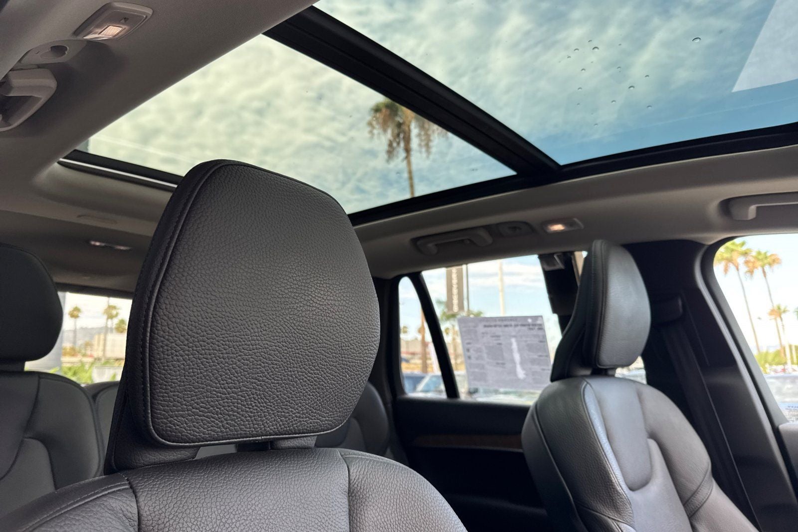 2023 Volvo XC90 Recharge Plug-In Hybrid T8 Plus Dark Theme 7 Passenger