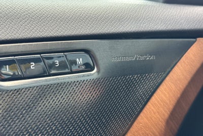 2023 Volvo XC90 Recharge Plug-In Hybrid T8 Plus Dark Theme 7 Passenger