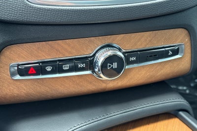 2023 Volvo XC90 Recharge Plug-In Hybrid T8 Plus Dark Theme 7 Passenger