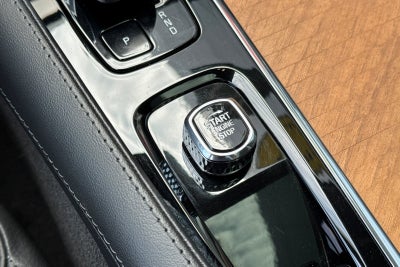 2023 Volvo XC90 Recharge Plug-In Hybrid T8 Plus Dark Theme 7 Passenger