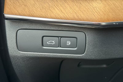 2023 Volvo XC90 Recharge Plug-In Hybrid T8 Plus Dark Theme 7 Passenger