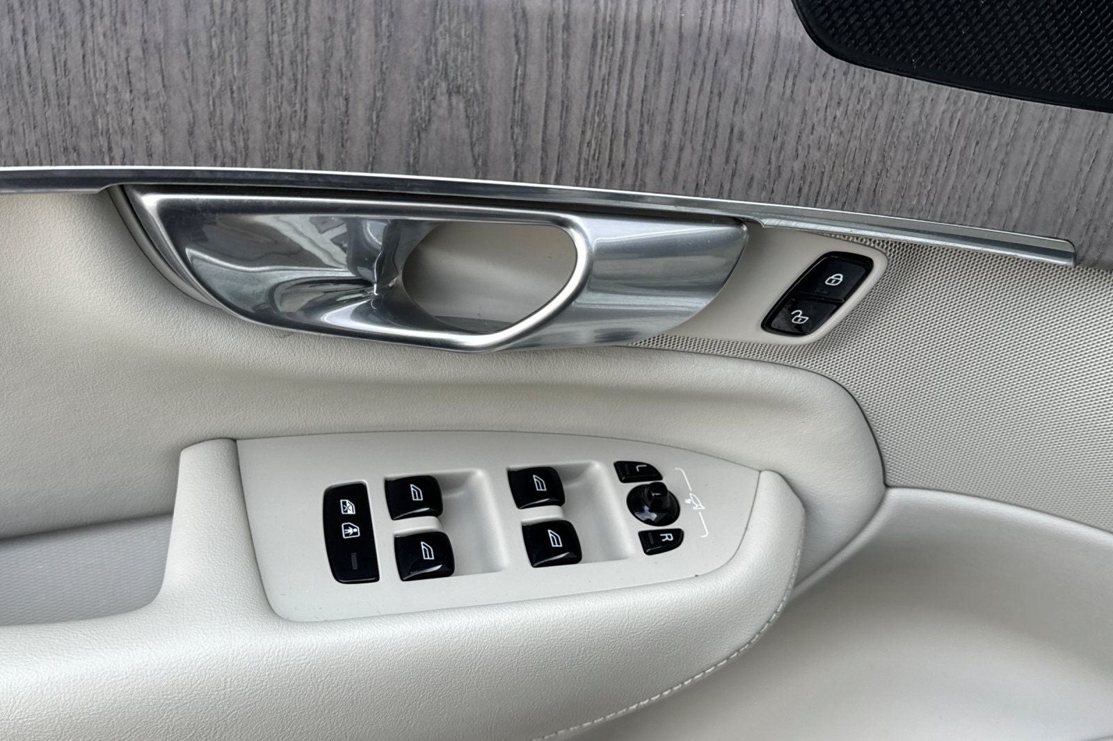 2023 Volvo XC90 Recharge Plug-In Hybrid Ultimate