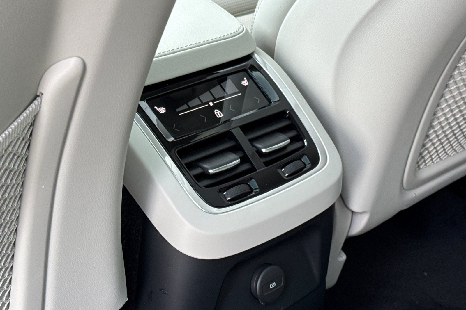 2023 Volvo XC90 Recharge Plug-In Hybrid Ultimate