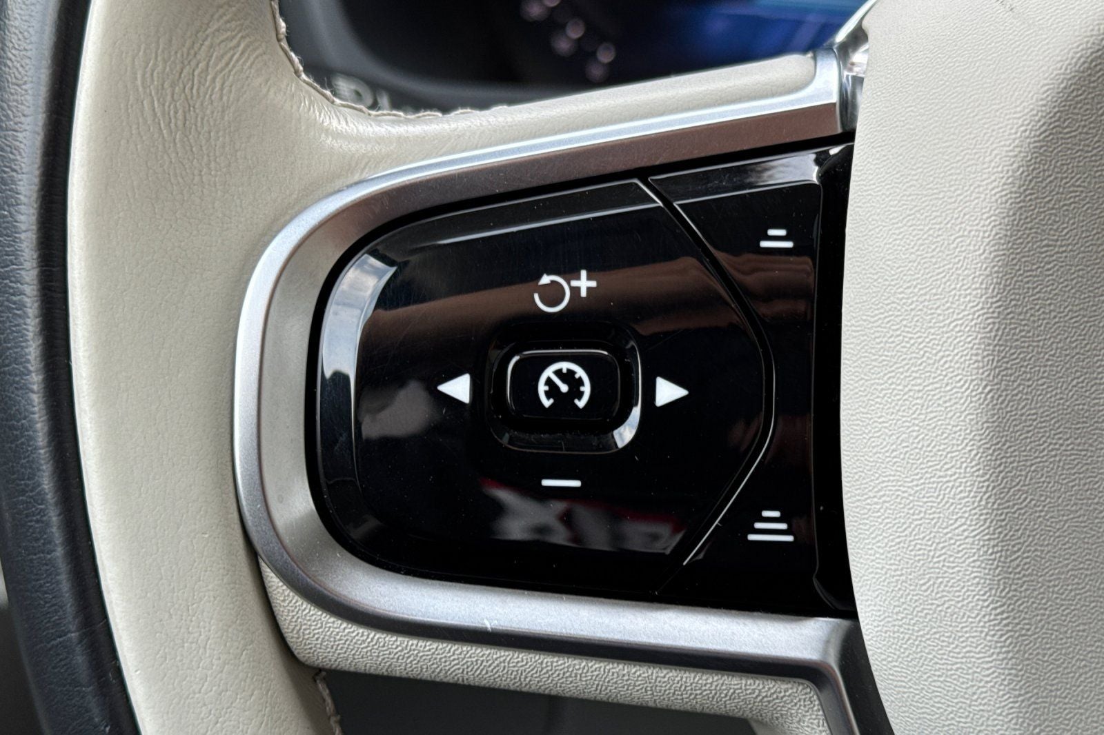 2023 Volvo XC90 Recharge Plug-In Hybrid Ultimate