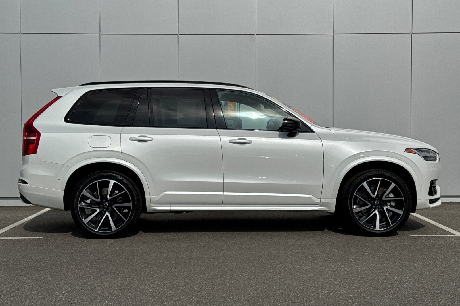 2023 Volvo XC90 Recharge Plug-In Hybrid Ultimate