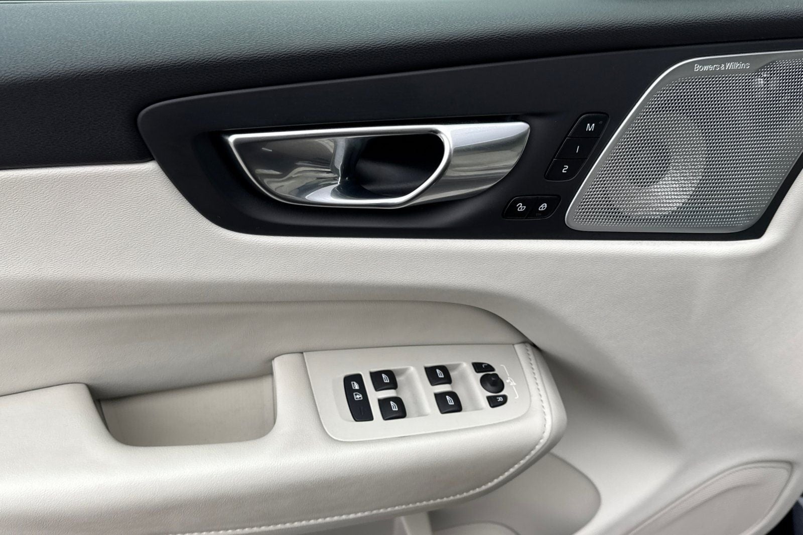 2023 Volvo XC60 Recharge Plug-In Hybrid Ultimate