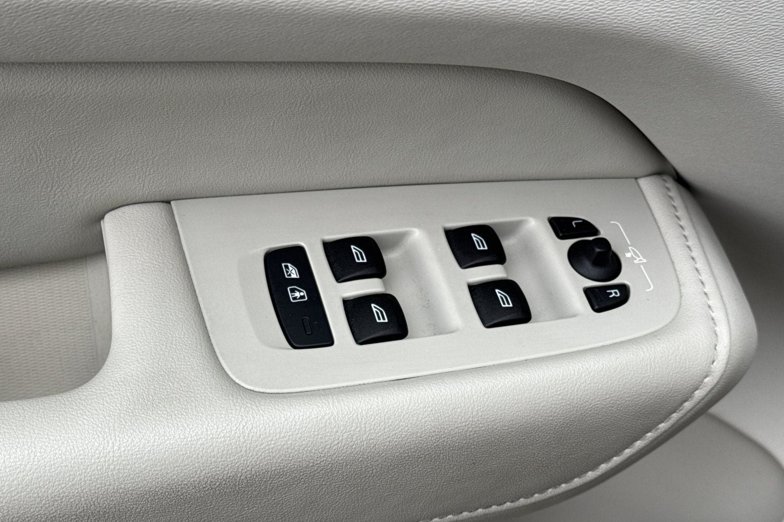 2023 Volvo XC60 Recharge Plug-In Hybrid Ultimate