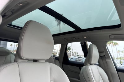 2023 Volvo XC60 Recharge Plug-In Hybrid Ultimate