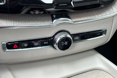 2023 Volvo XC60 Recharge Plug-In Hybrid Ultimate