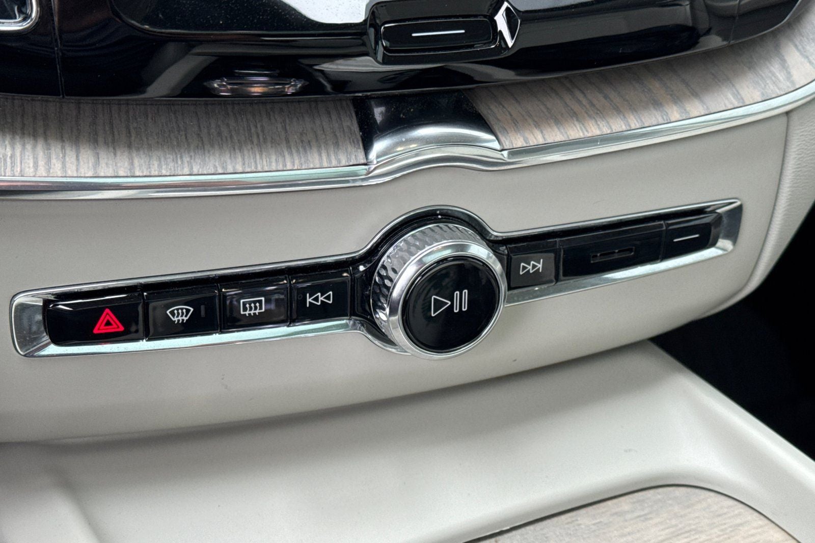 2023 Volvo XC60 Recharge Plug-In Hybrid Ultimate