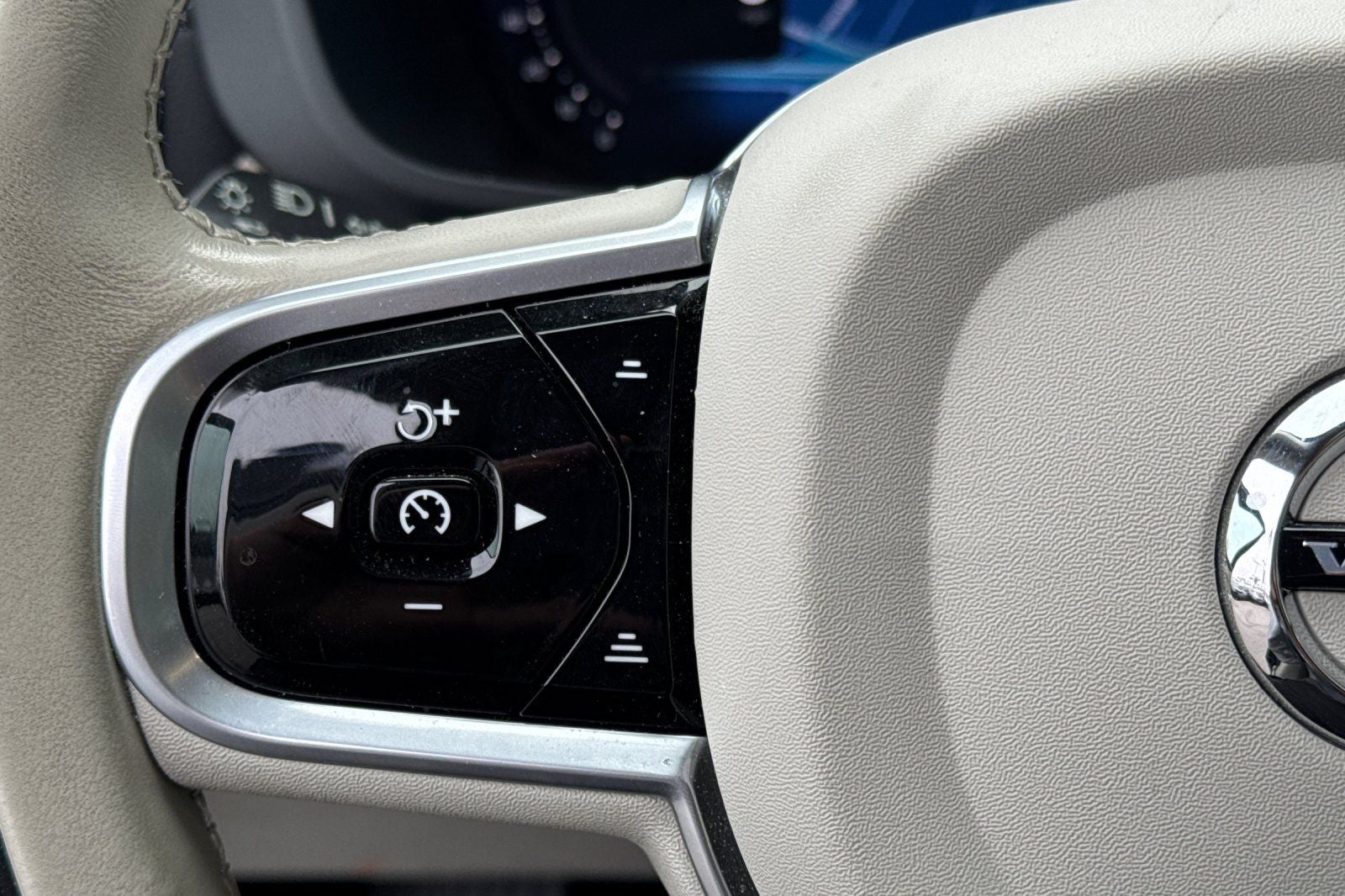 2023 Volvo XC60 Recharge Plug-In Hybrid Ultimate
