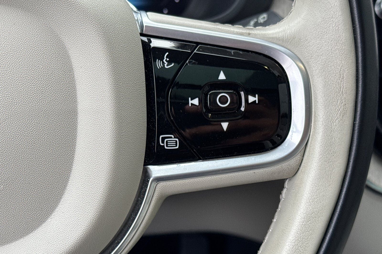 2023 Volvo XC60 Recharge Plug-In Hybrid Ultimate