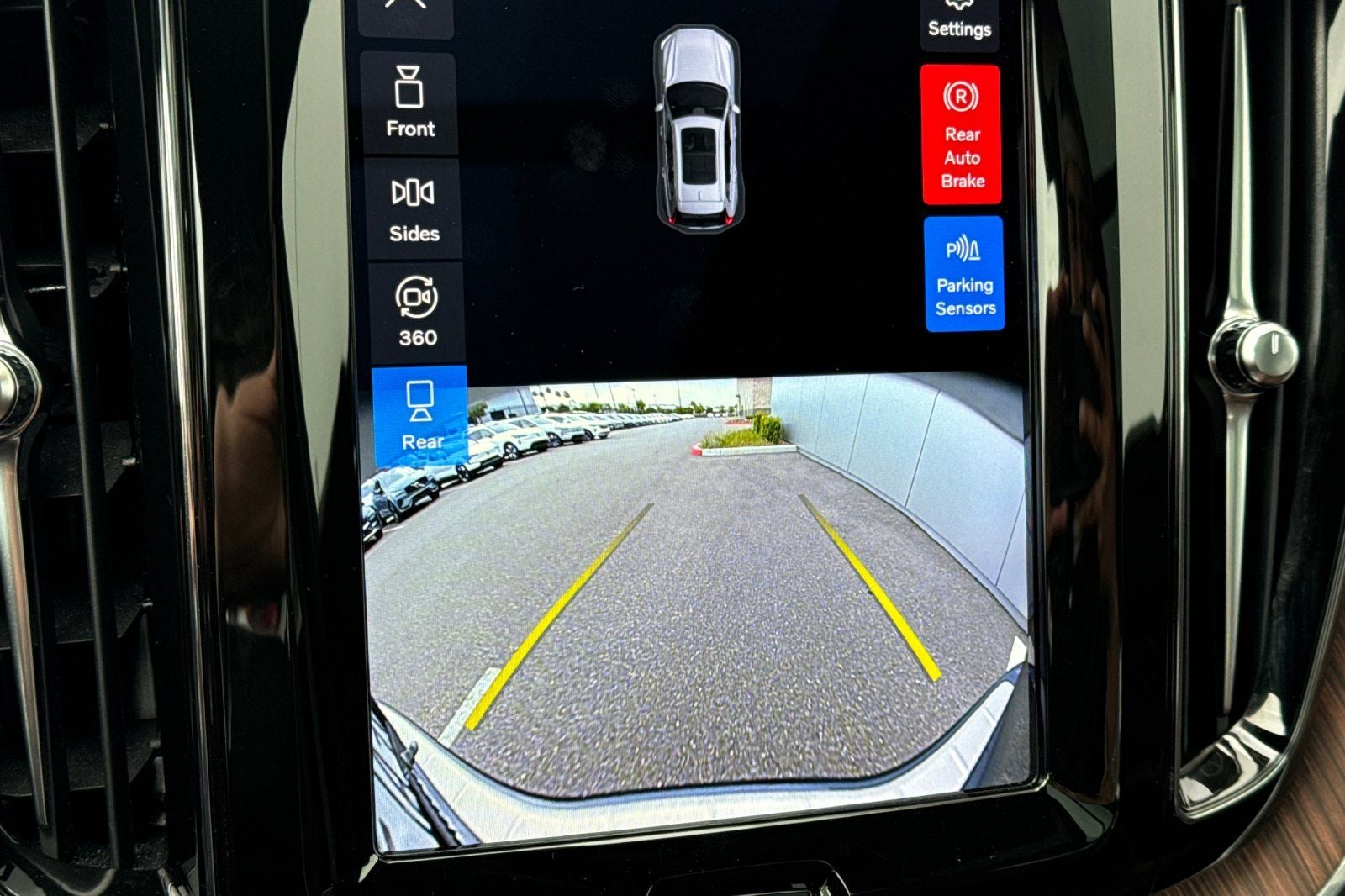 2023 Volvo XC60 Recharge Plug-In Hybrid Ultimate