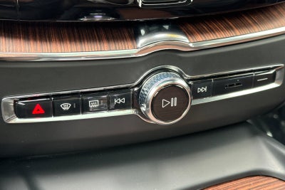 2023 Volvo XC60 Recharge Plug-In Hybrid Ultimate