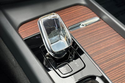 2023 Volvo XC60 Recharge Plug-In Hybrid Ultimate