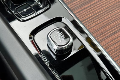 2023 Volvo XC60 Recharge Plug-In Hybrid Ultimate