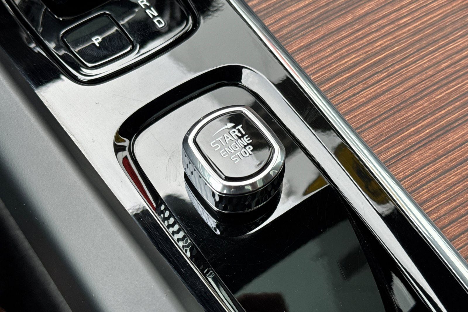 2023 Volvo XC60 Recharge Plug-In Hybrid Ultimate