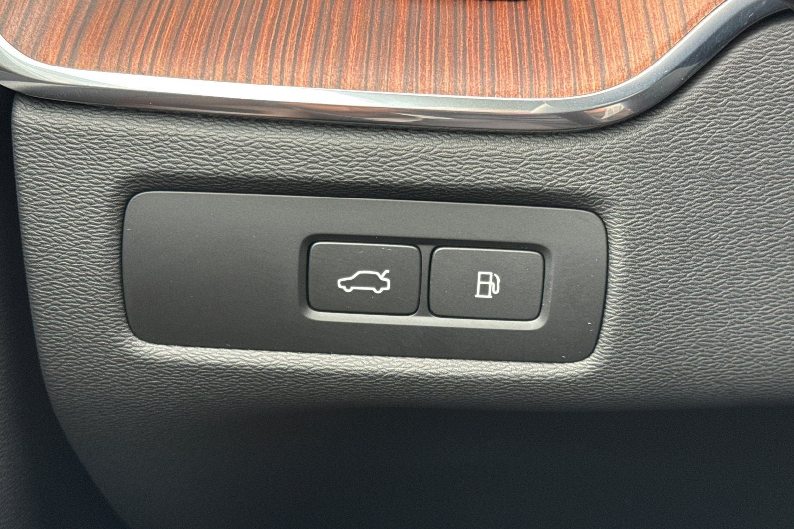 2023 Volvo XC60 Recharge Plug-In Hybrid Ultimate