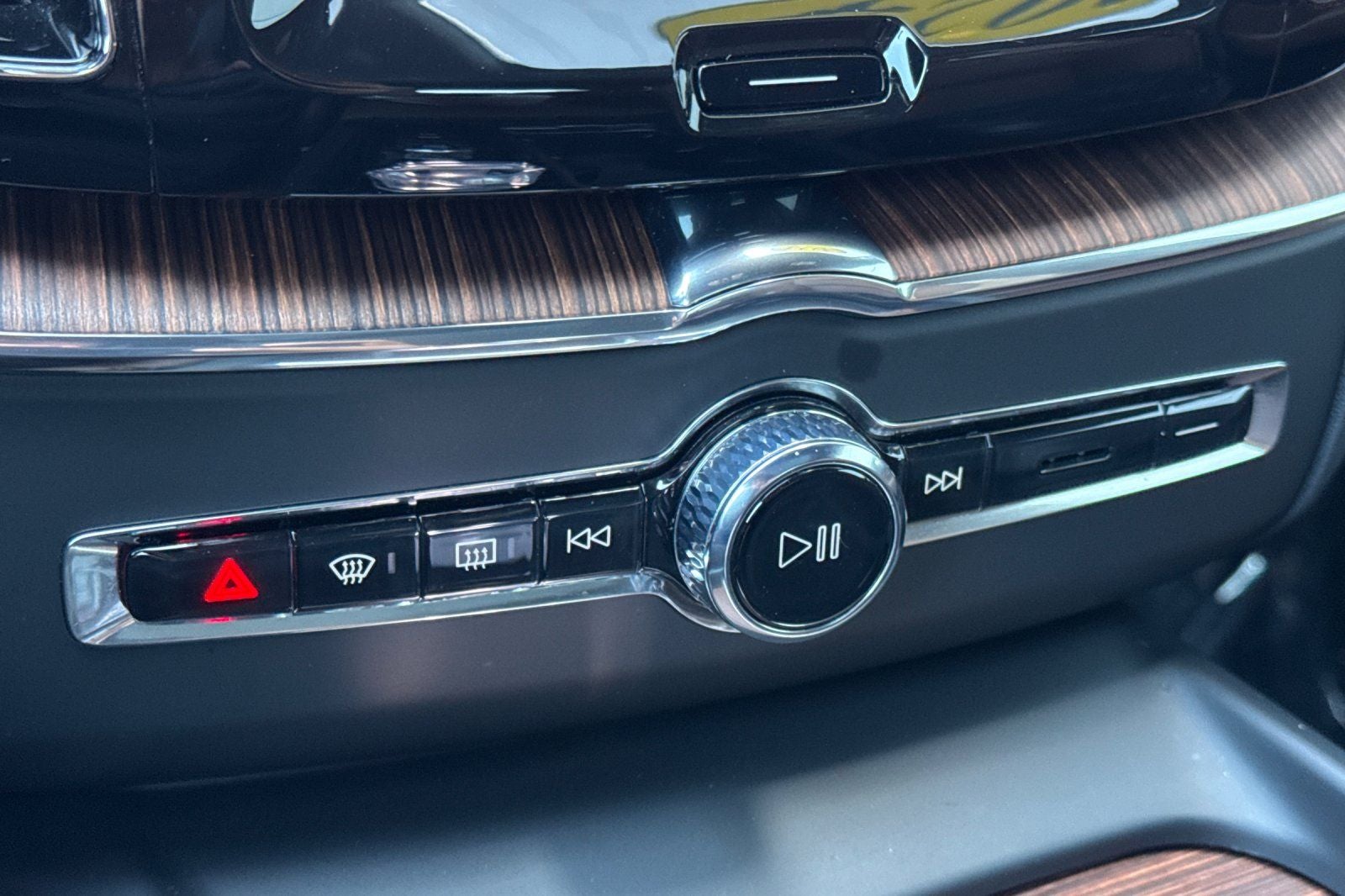 2024 Volvo XC60 Recharge Plug-In Hybrid Ultimate