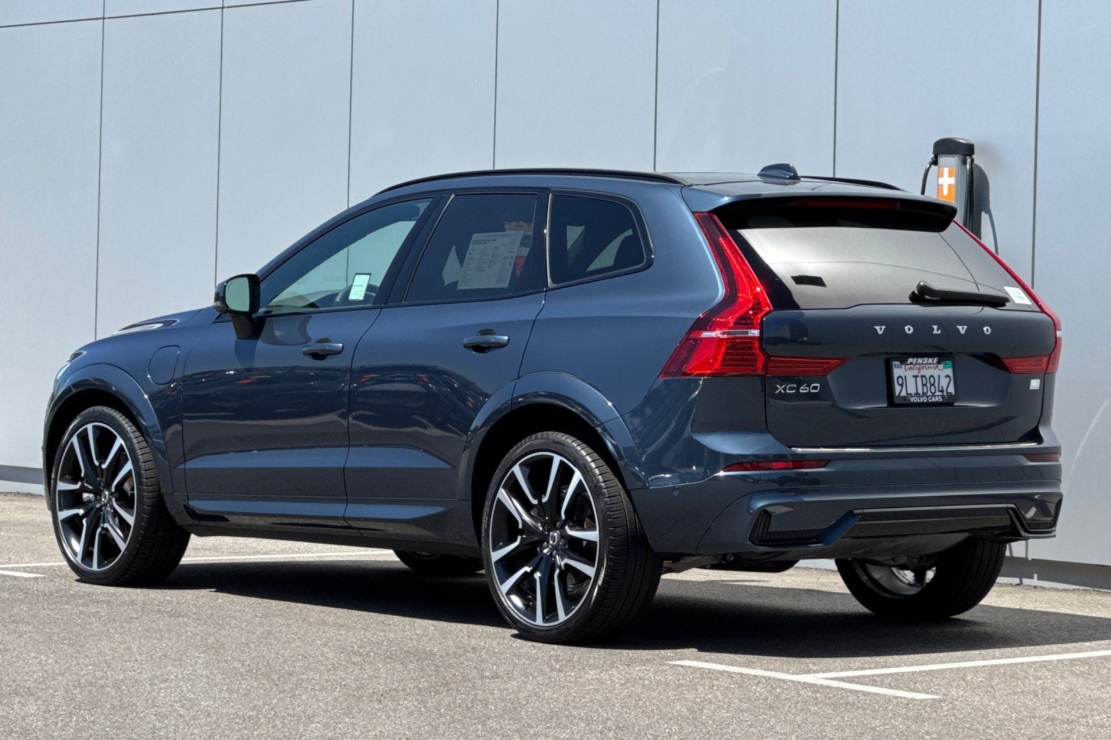 2024 Volvo XC60 Recharge Plug-In Hybrid Ultimate