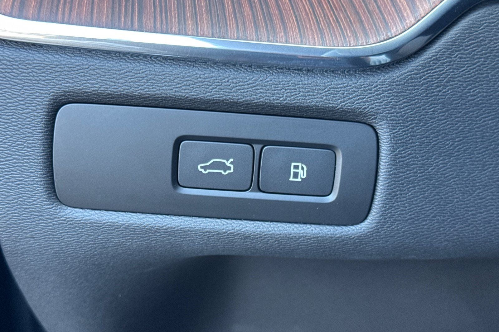 2024 Volvo XC60 Recharge Plug-In Hybrid Ultimate