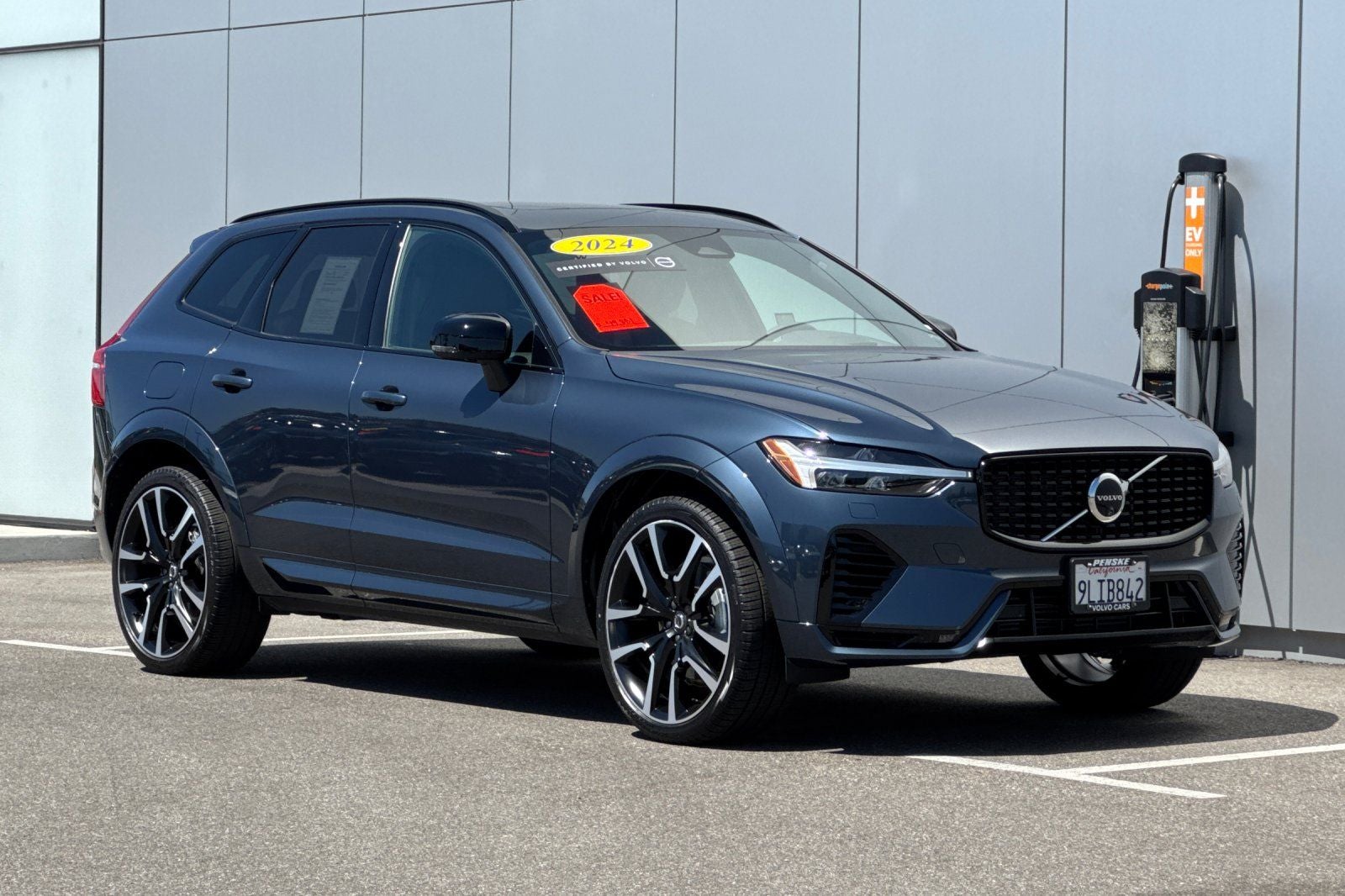 2024 Volvo XC60 Recharge Plug-In Hybrid Ultimate