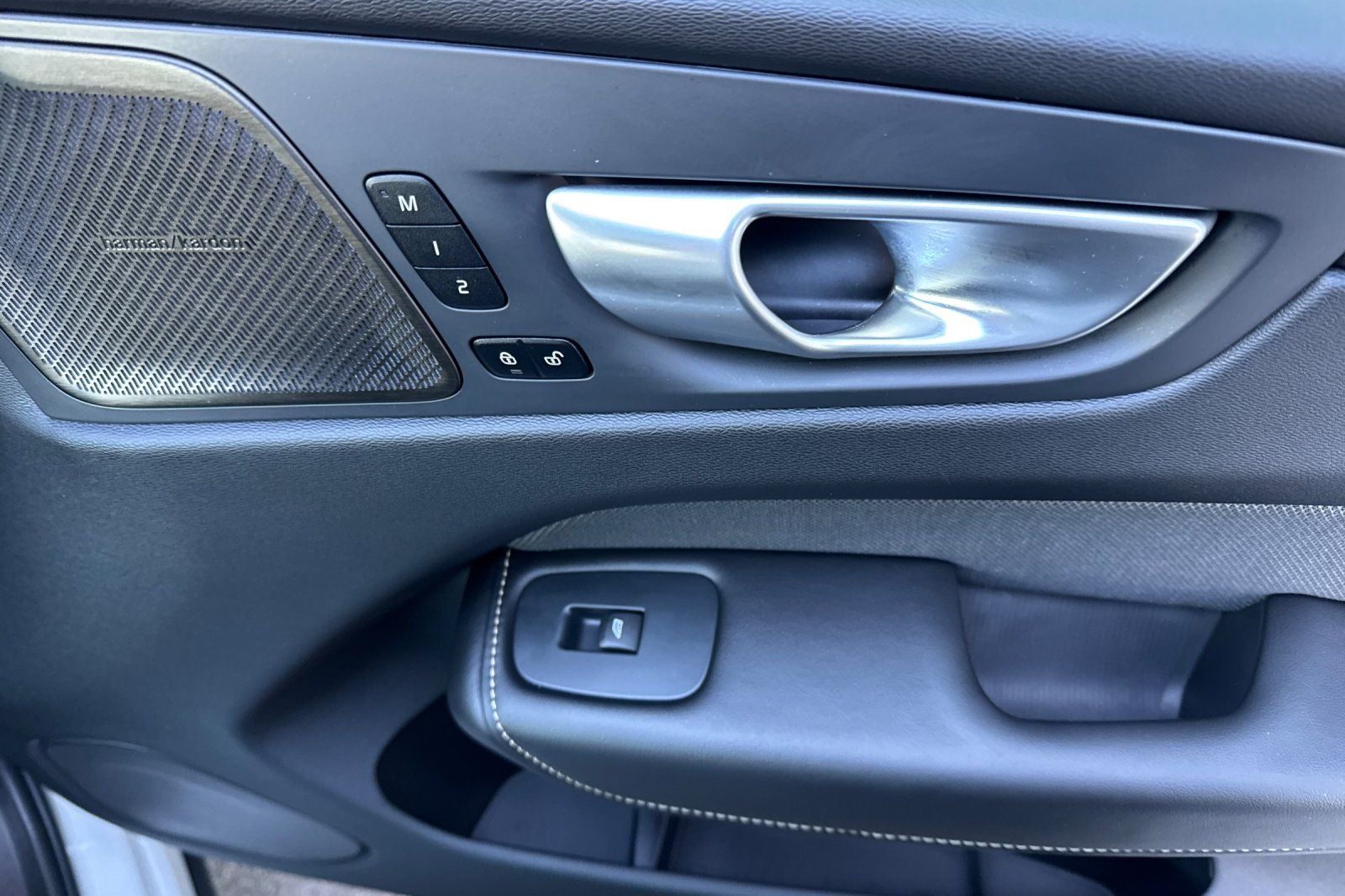 2024 Volvo XC60 Recharge Plug-In Hybrid Ultimate