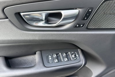 2023 Volvo XC60 Recharge Plug-In Hybrid Ultimate
