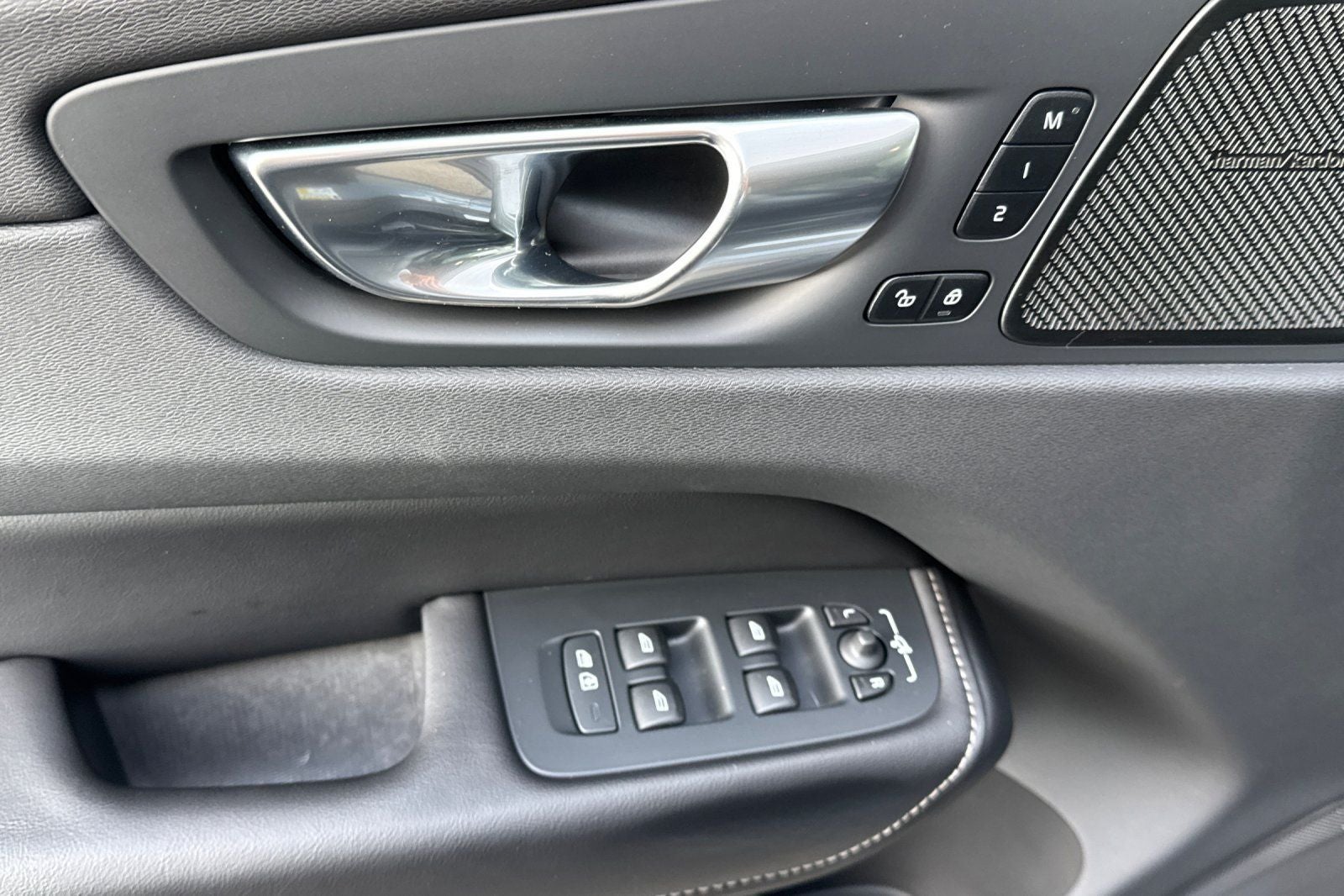 2023 Volvo XC60 Recharge Plug-In Hybrid Ultimate